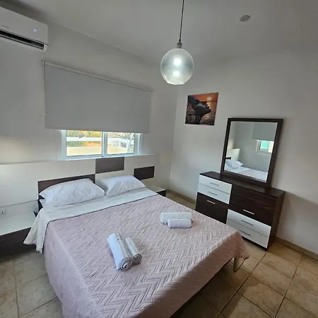 Pearl Wave Pernera Apartment *